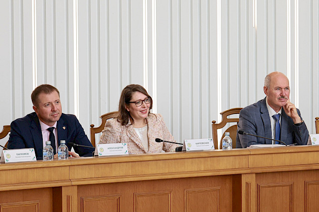Заседание Совета ректоров вузов Белгородской области «НИУ „БелГУ“: соединение времён, со-бытие, созидание» — снимок 23
