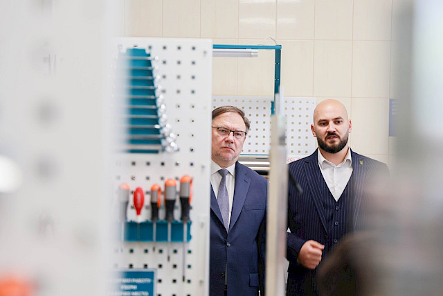 Торжественное открытие инновационно-образовательной протезно-ортопедической лаборатории и опытно-производственных участков — снимок 6