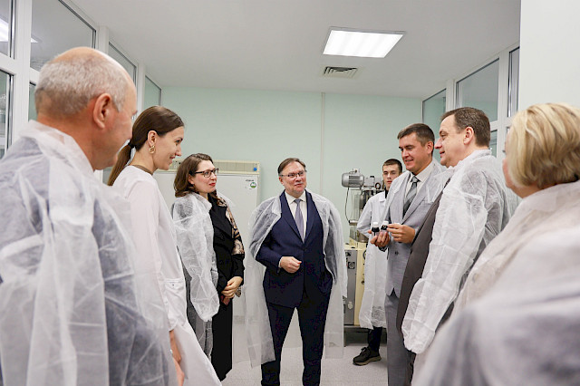 Торжественное открытие инновационно-образовательной протезно-ортопедической лаборатории и опытно-производственных участков — снимок 23
