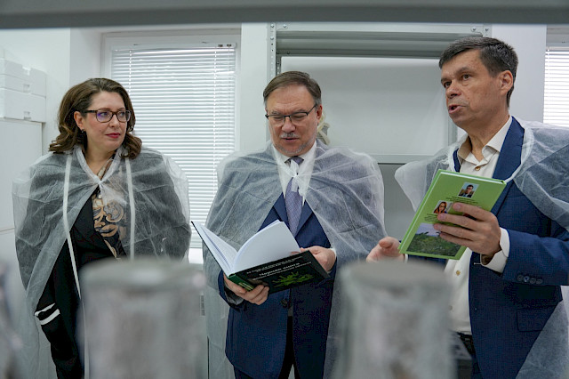 Торжественное открытие инновационно-образовательной протезно-ортопедической лаборатории и опытно-производственных участков — снимок 37