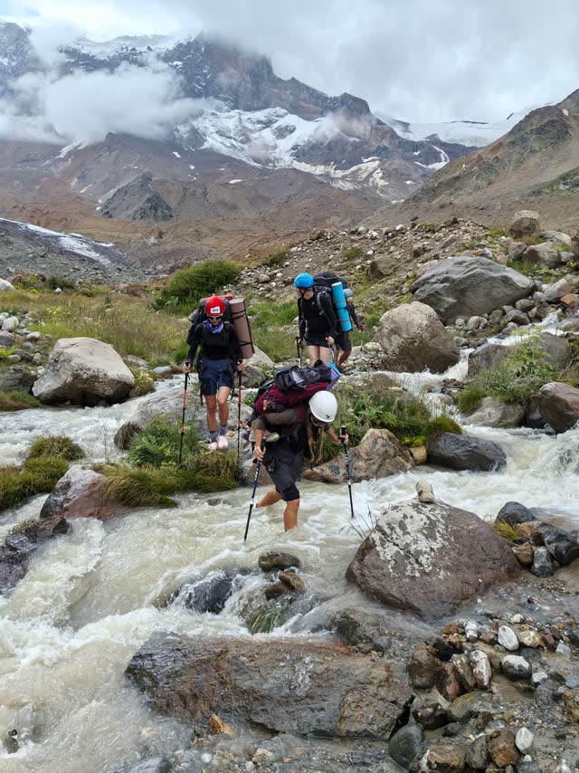 Around Mount Elbrus — photo 4